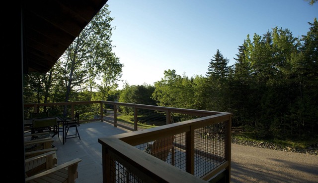 Weekly Discounts, EV Charger, large home in Southwest Harbor walk to town 5min