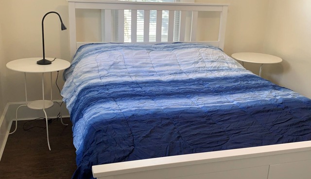 Well-appointed apartment close to the waterfront and downtown