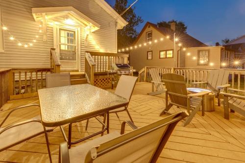 Westmont Home w/Hot Tub! Walk to Metra Station