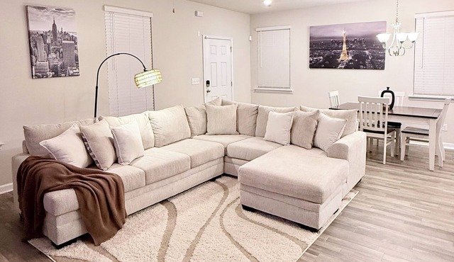 Where Modern ElegancenMeets Comfort!