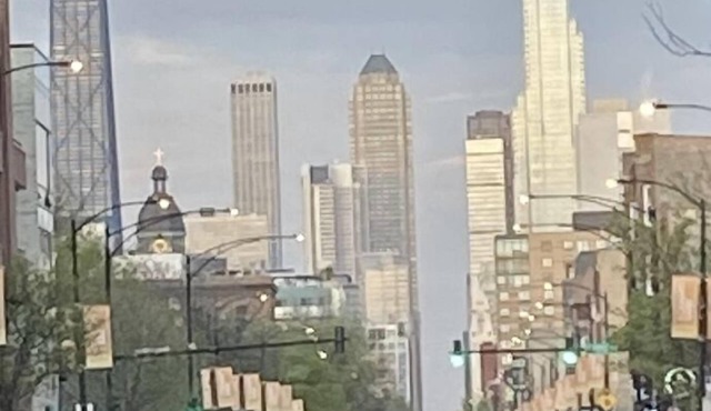 Wicker Park Special 159.00 May 31-June 4 near Downtown and the Salt Shed