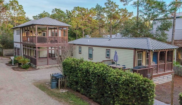 Yew 2!- House + Carriage House- Steps to Beach!