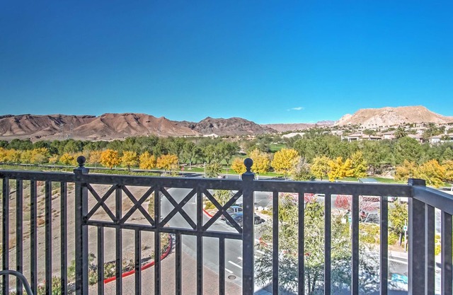 Henderson Resort Condo w/Panoramic Mountain Views!