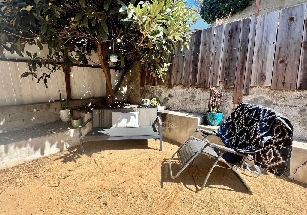 Elysian Heights House | Cute Lush 2-bedroom house in vibrant Los Angeles