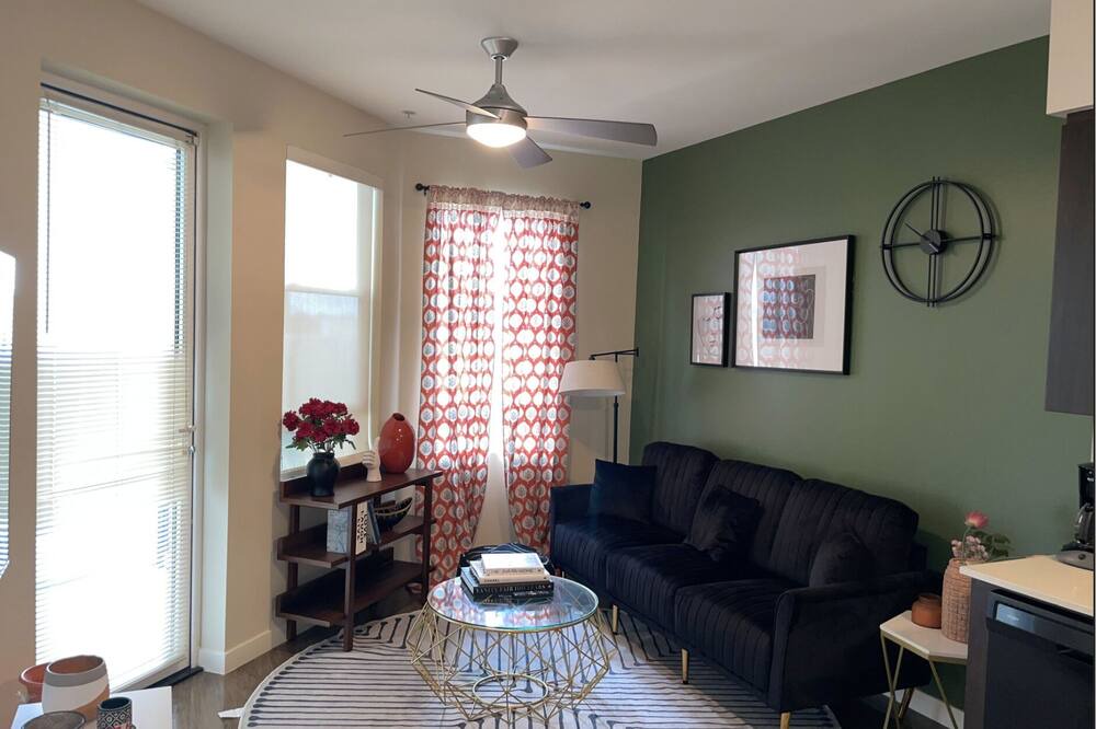 Miracle Mile Apartment | Cozy and Stylish Unit