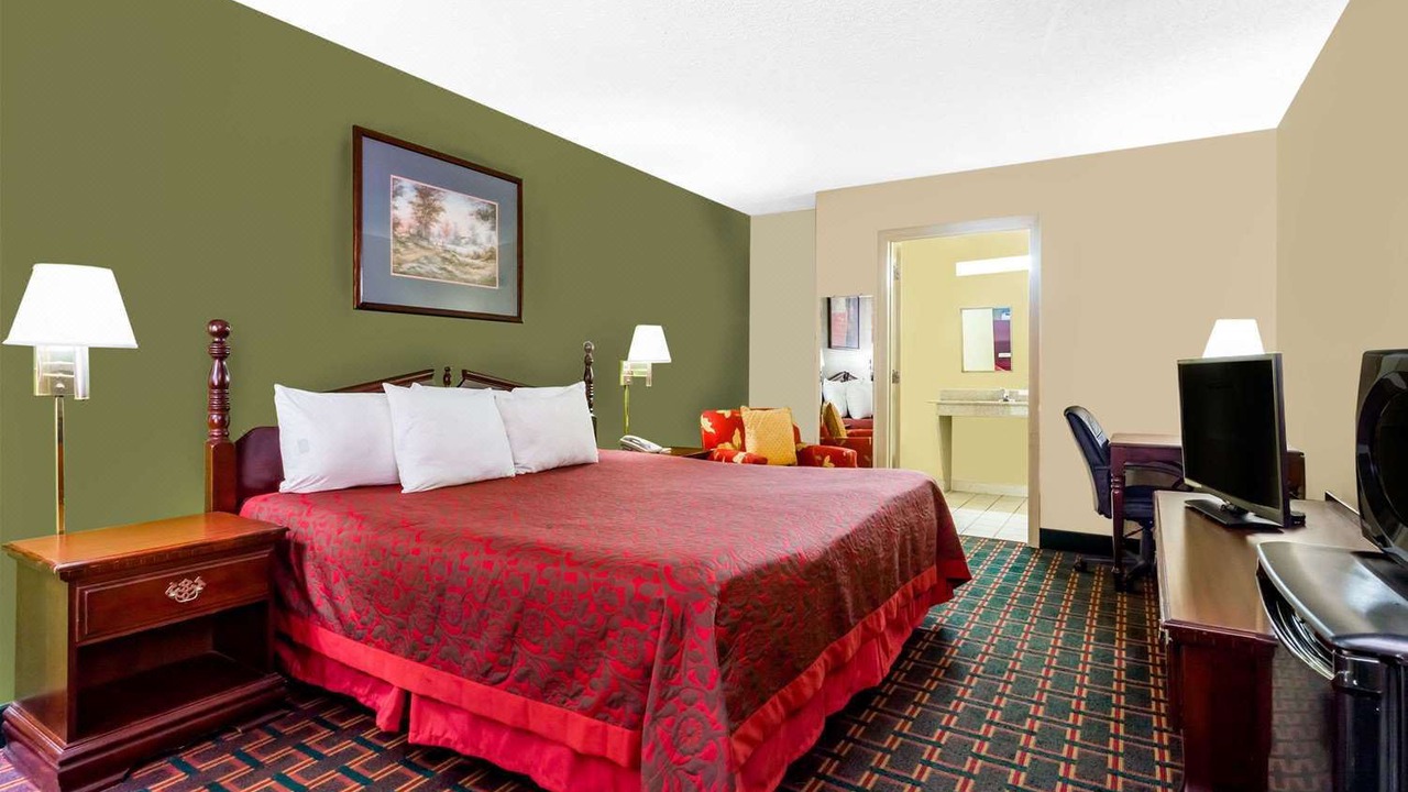 Photo of Bedroom in Northwest Pensacola