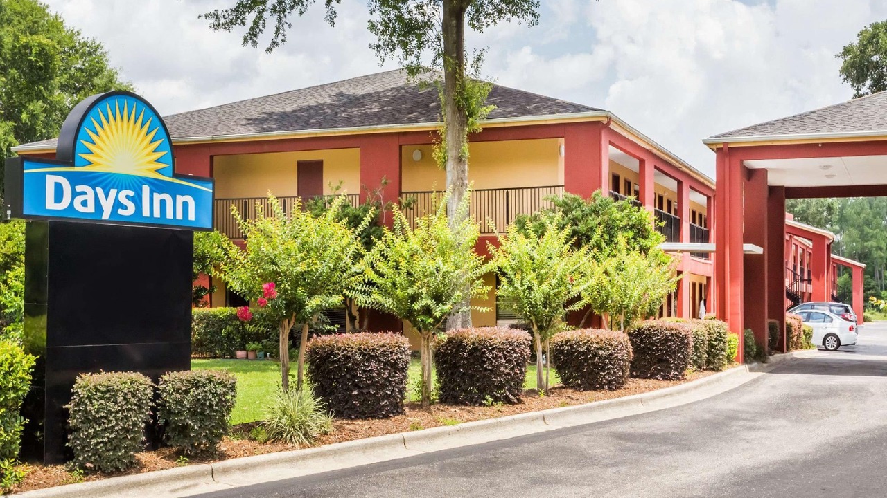 Photo of Buildings in Northwest Pensacola