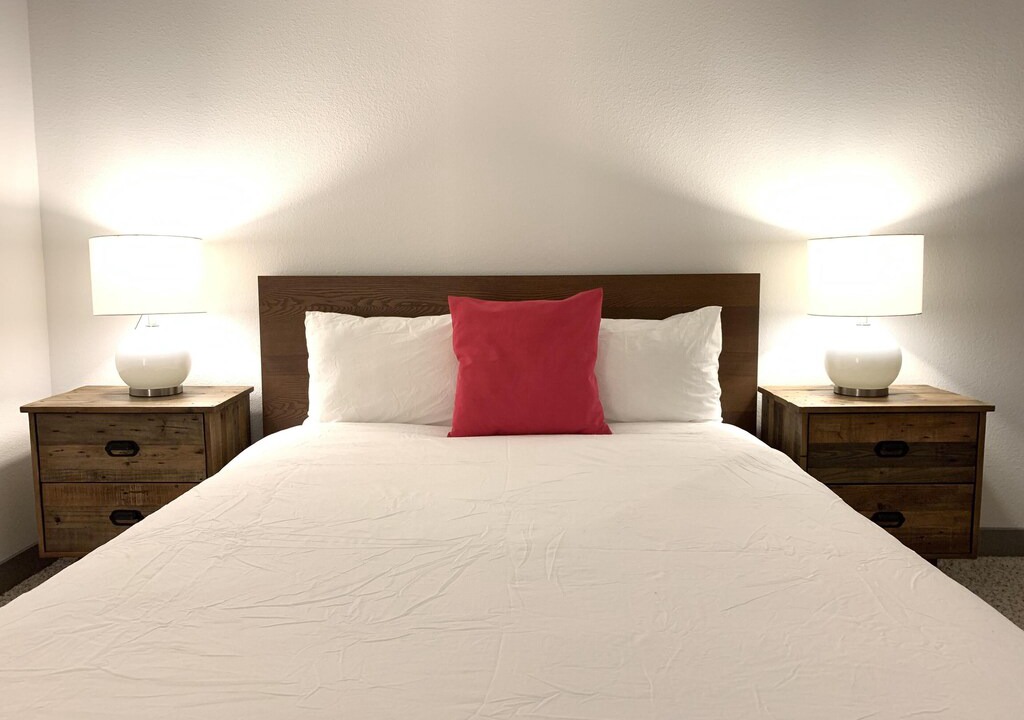 Photo of Bedroom in Platinum Triangle