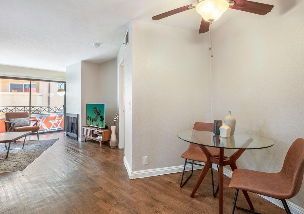 Photo of Livingroom in West Los Angeles