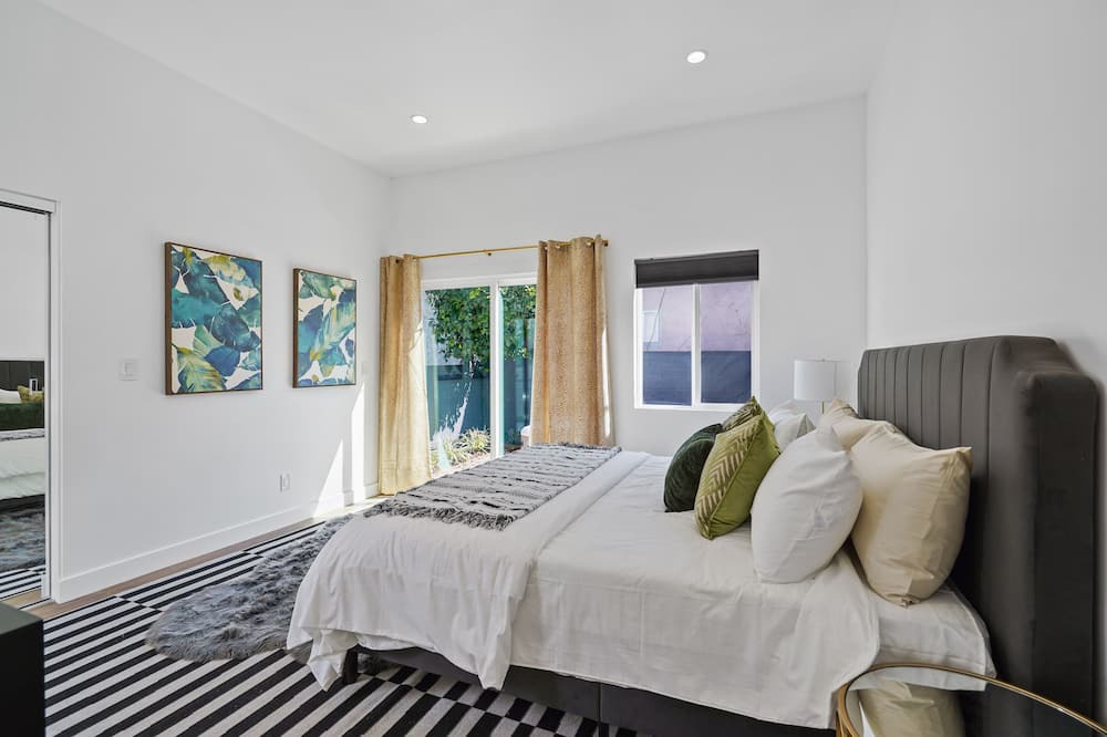 Photo of Bedroom in Crenshaw