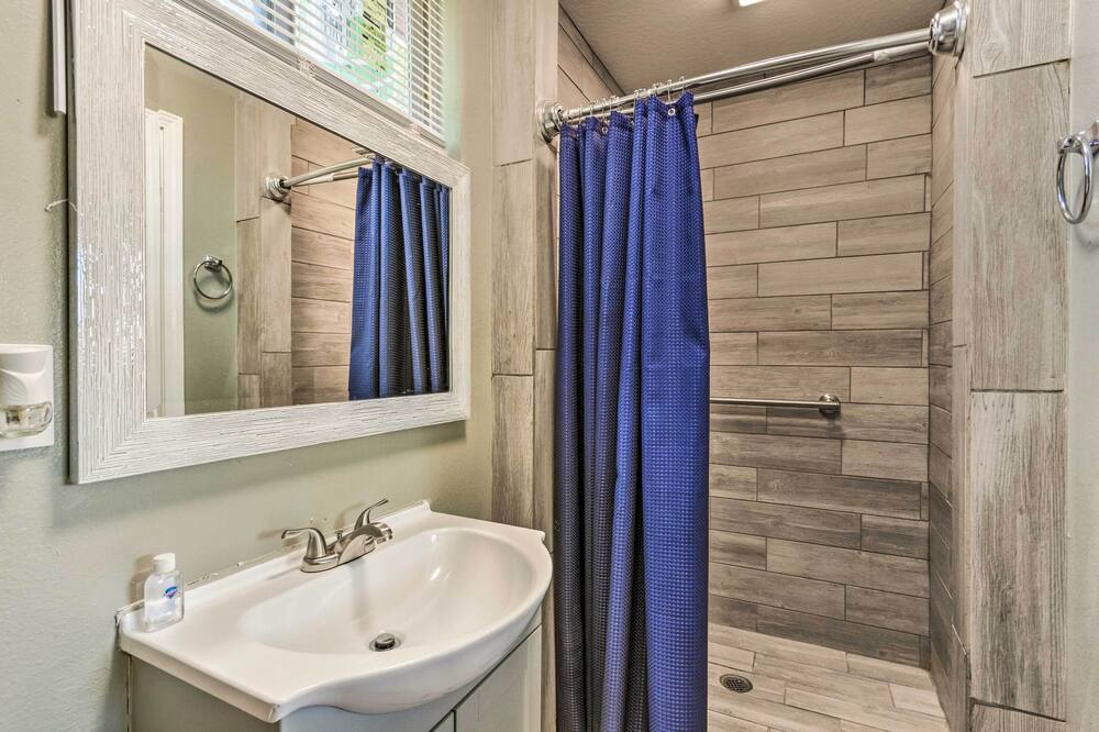 Photo of Bathroom in Northwest Pensacola