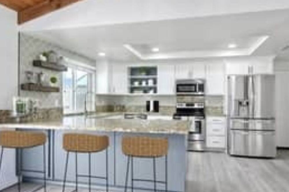 Photo of Kitchen in Canyon Lake