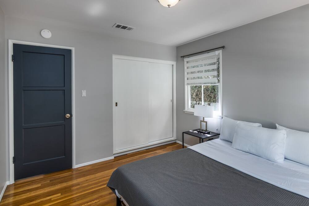 Photo of Bedroom in Sherman Oaks