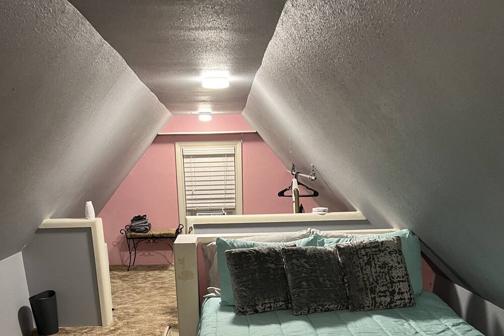 Photo of Bedroom in Canyon County