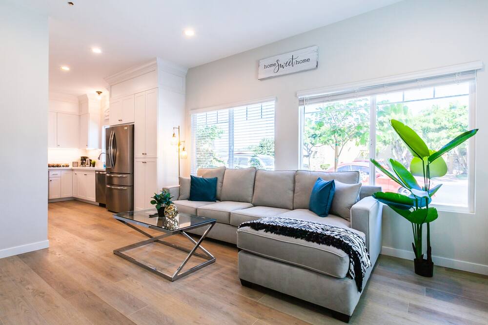 Photo of Livingroom in Imperial Beach