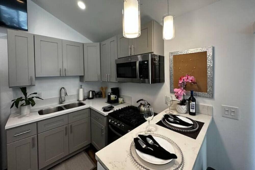 Photo of Kitchen in West Los Angeles