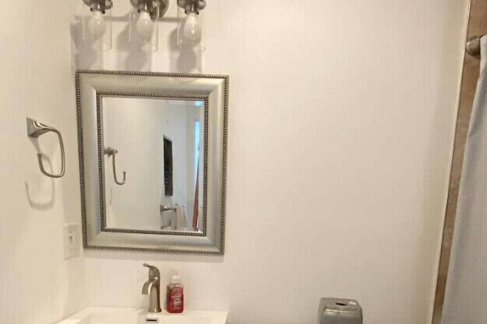 Photo of Bathroom in West Los Angeles