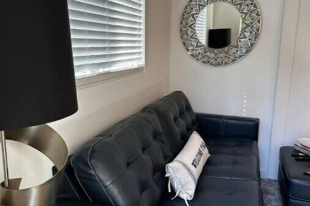 Photo of Livingroom in West Los Angeles