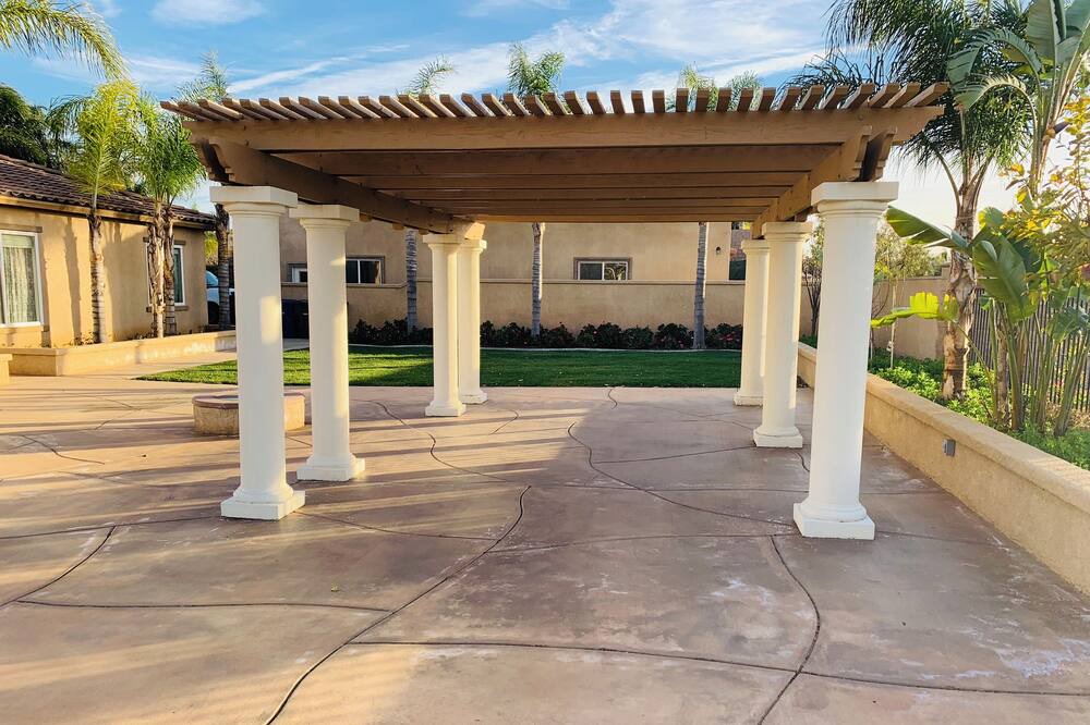 Photo of Outdoor in Alessandro Heights