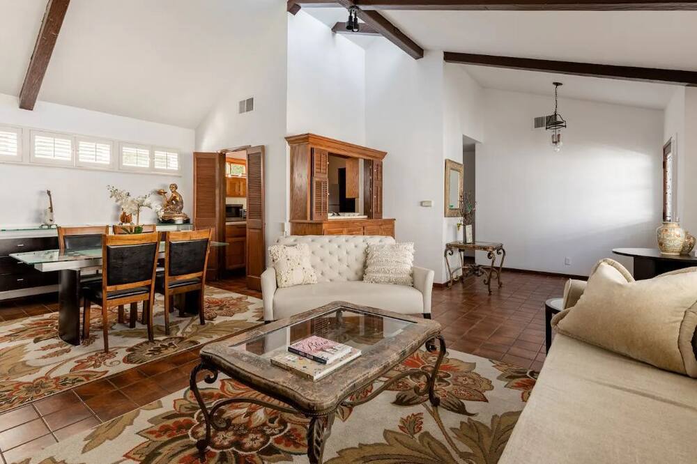 Photo of Livingroom in The Flats