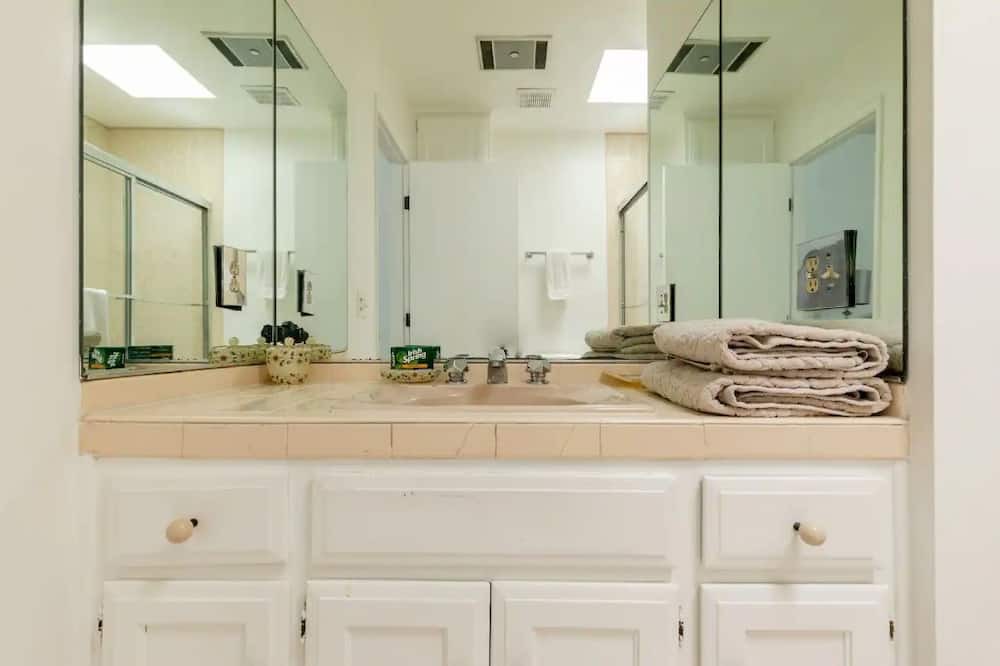 Photo of Bathroom in The Flats