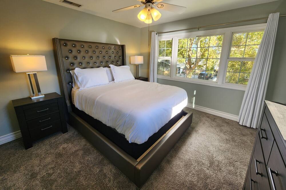 Photo of Bedroom in Harbor