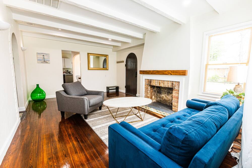 Photo of Livingroom in New Warrington
