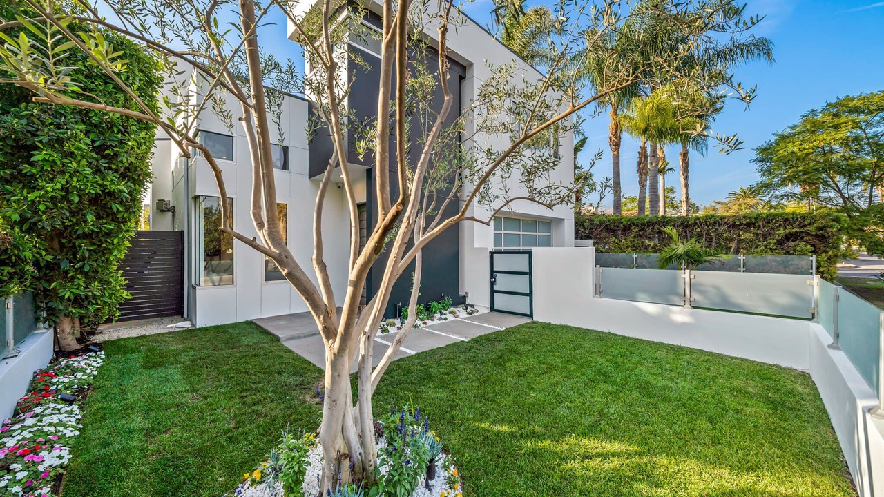 Photo of Outdoor in Beverly Grove