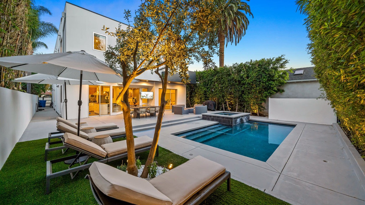 Photo of Outdoor in Beverly Grove