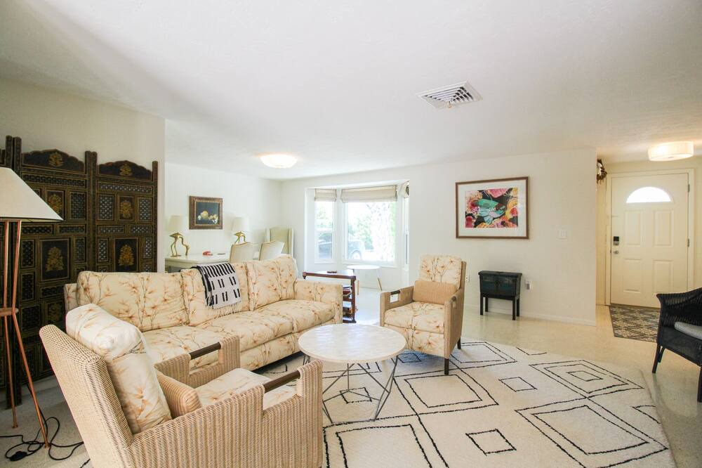 Photo of Others in Gulf Gate Estates