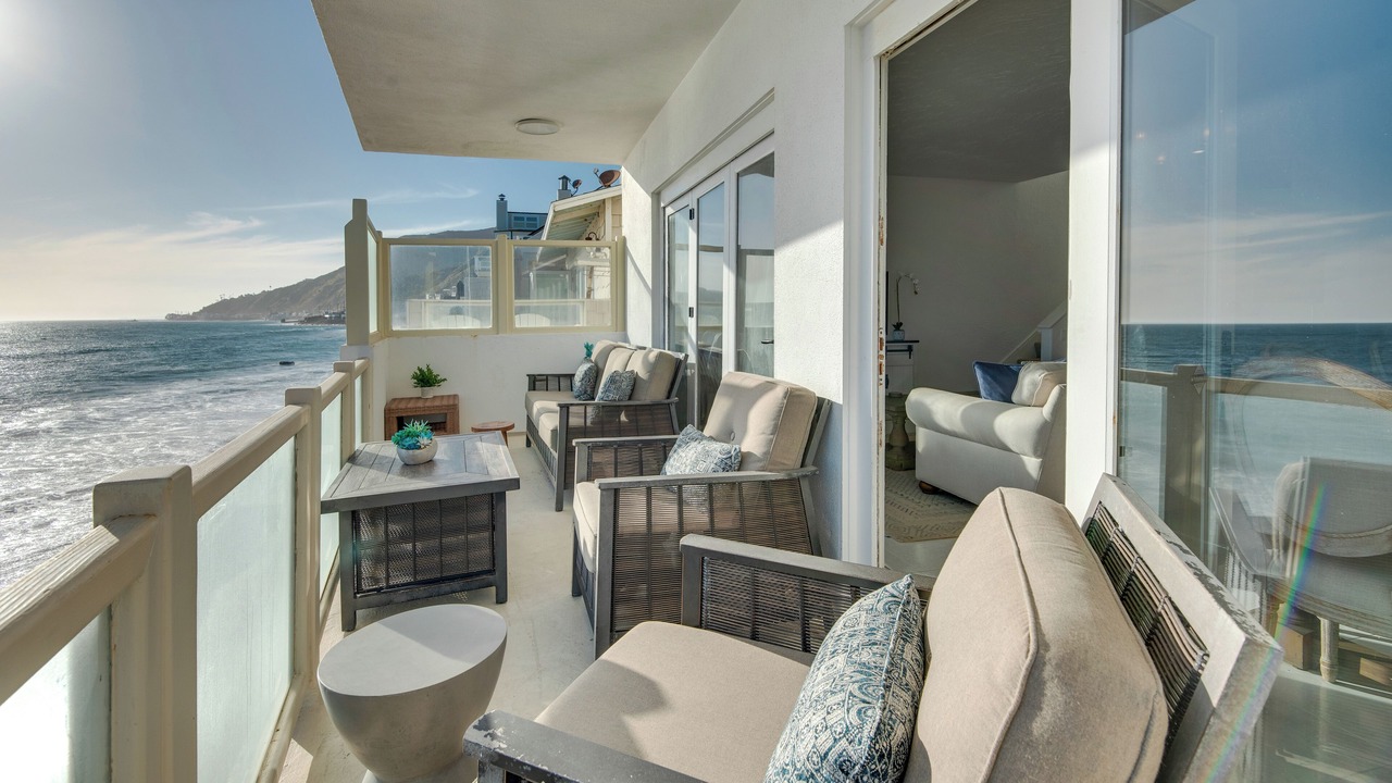 Photo of Patio Balcony in Eastern Malibu