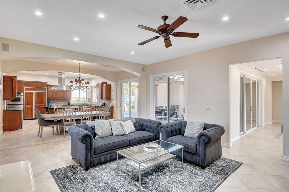 Photo of Livingroom in Spring Valley