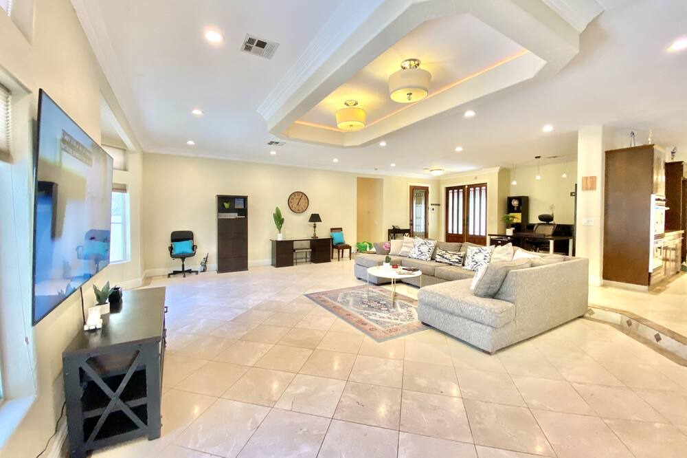 Photo of Livingroom in Spring Valley