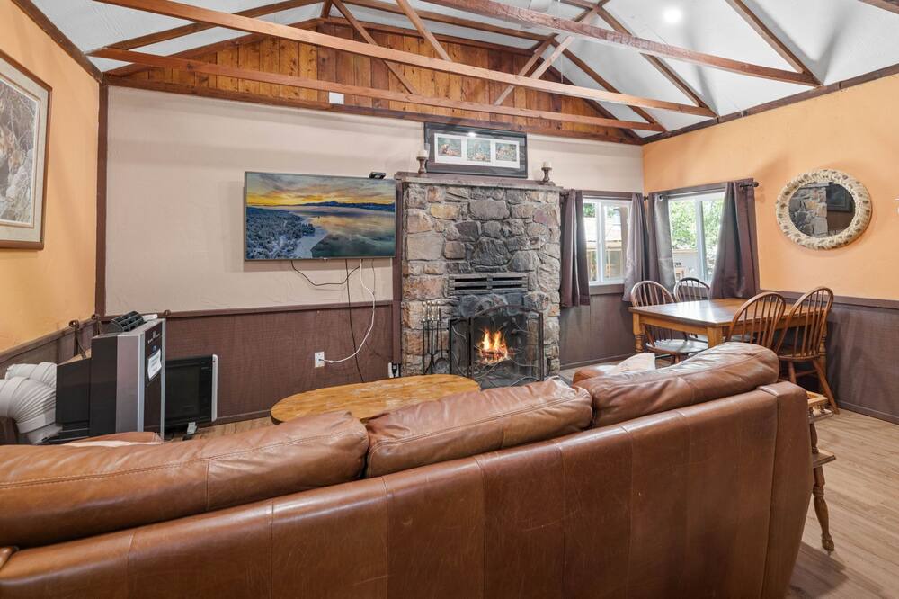 Photo of Livingroom in The Village