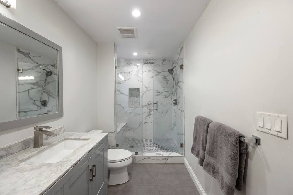 Photo of Bathroom in Downtown Los Angeles