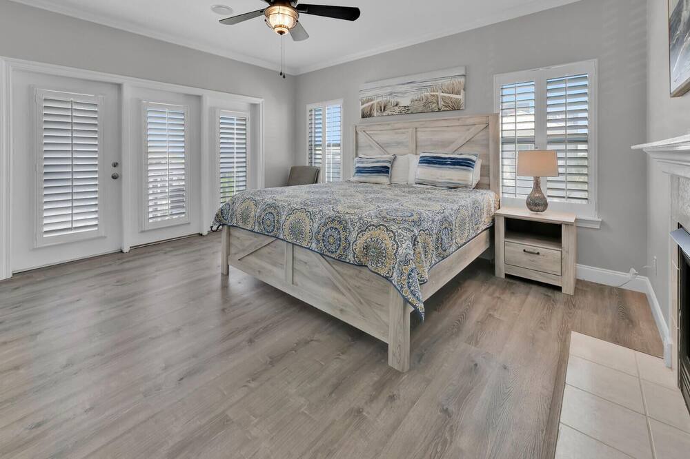 Photo of Bedroom in Miramar Beach