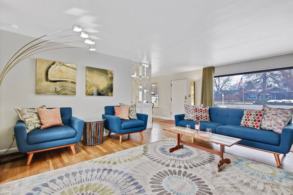 Photo of Livingroom in Franklin - Randolph