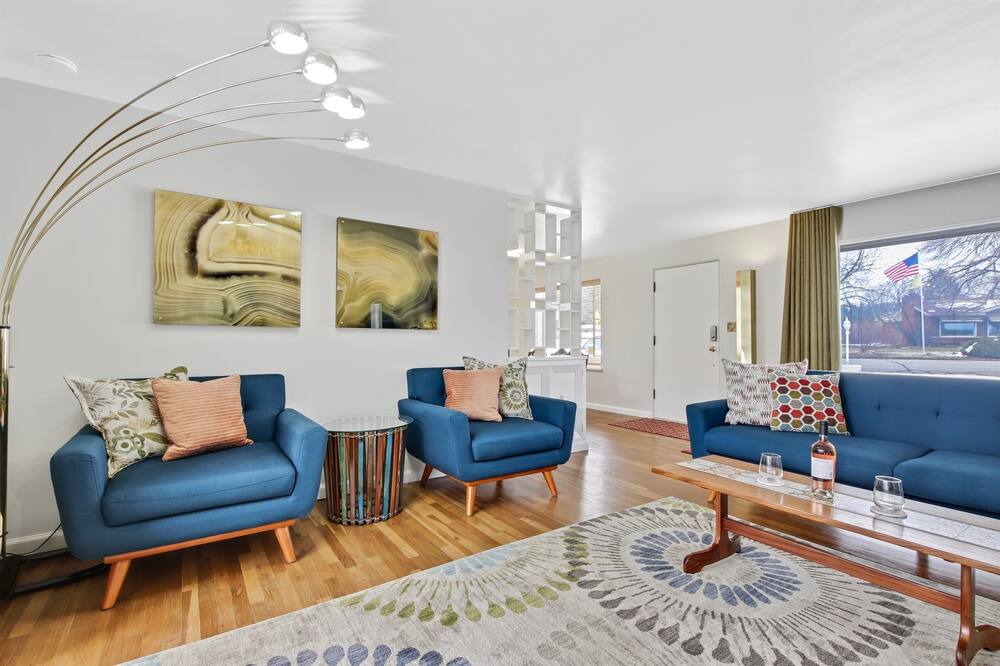 Photo of Livingroom in Franklin - Randolph