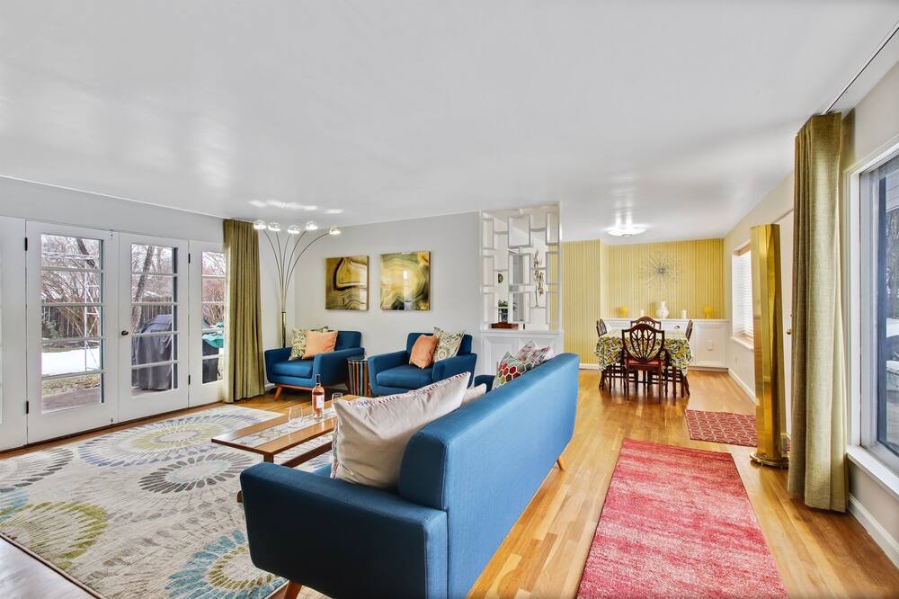 Photo of Livingroom in Franklin - Randolph