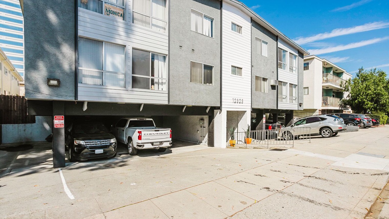 Photo of Outdoor in Sawtelle