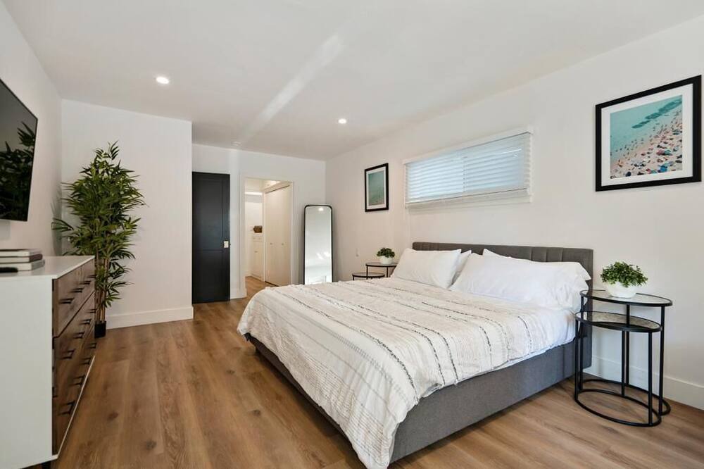 Photo of Bedroom in Valley Village