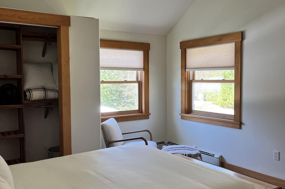 Photo of Bedroom in Brooksville