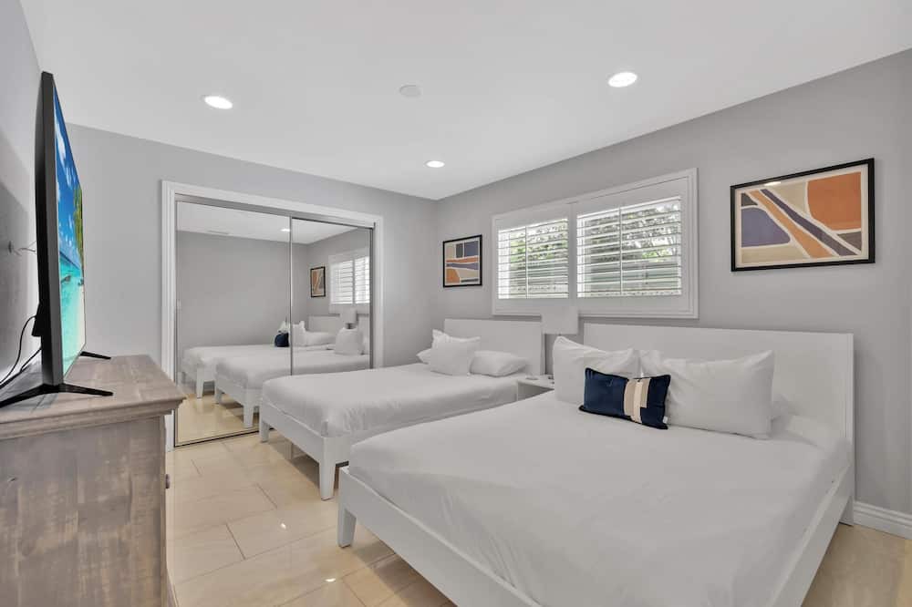 Photo of Bedroom in Southwest Anaheim