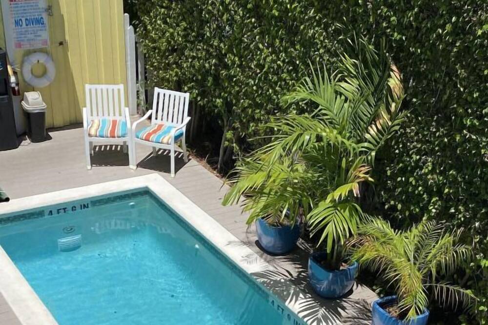 Photo of Outdoor in Uptown - Upper Duval