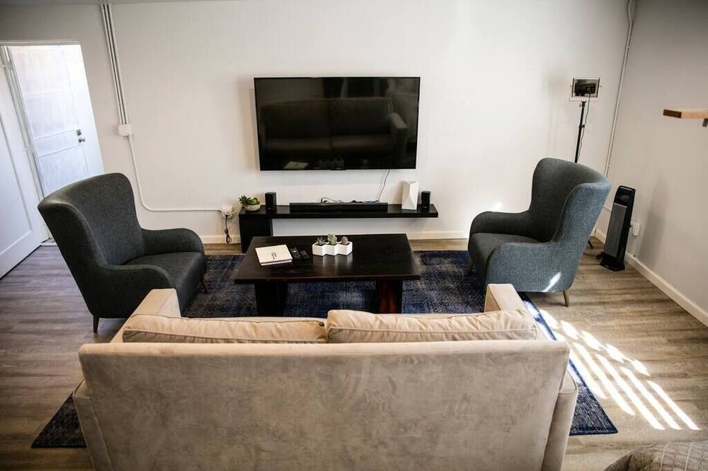 Photo of Livingroom in Ladera Heights