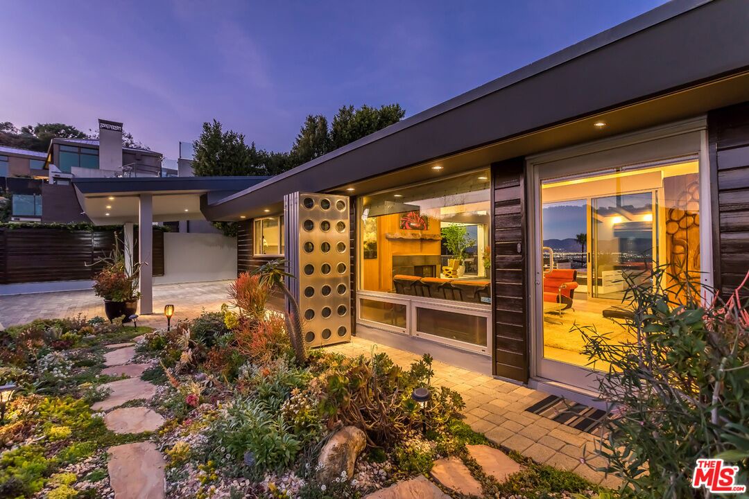 Photo of Outdoor in Hollywood Hills