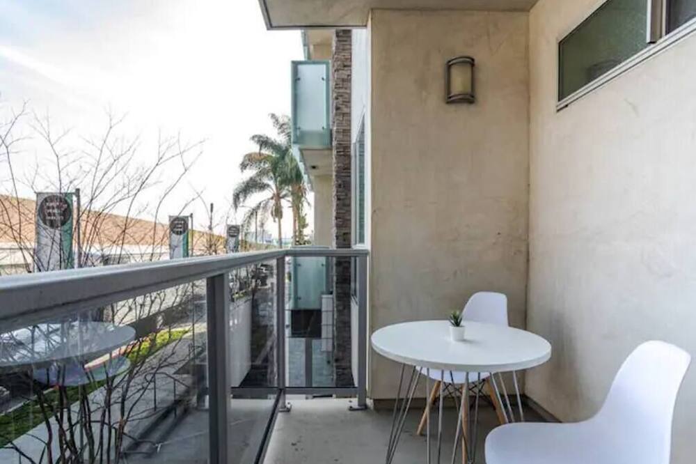 Photo of Patio Balcony in West Los Angeles