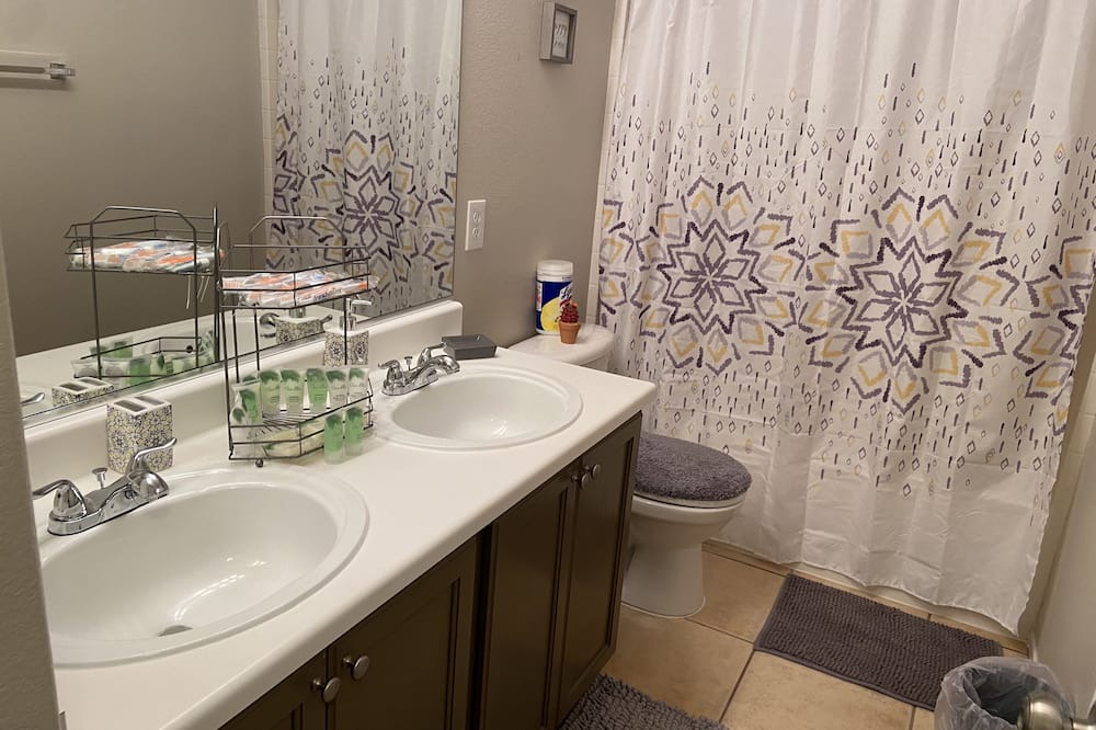 Photo of Bathroom in Rhodes Ranch