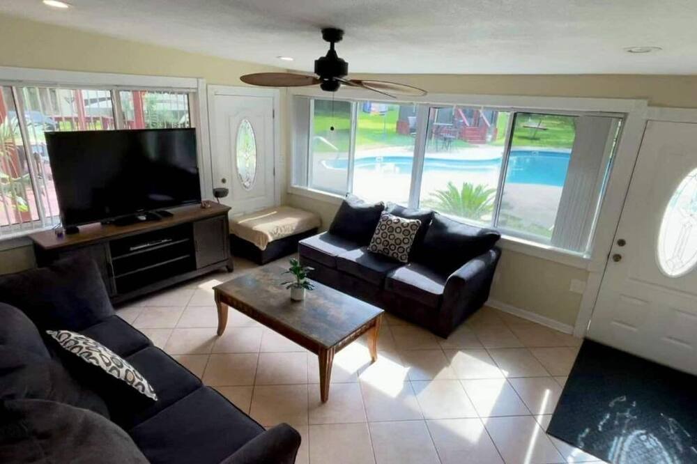 Photo of Livingroom in Bellview