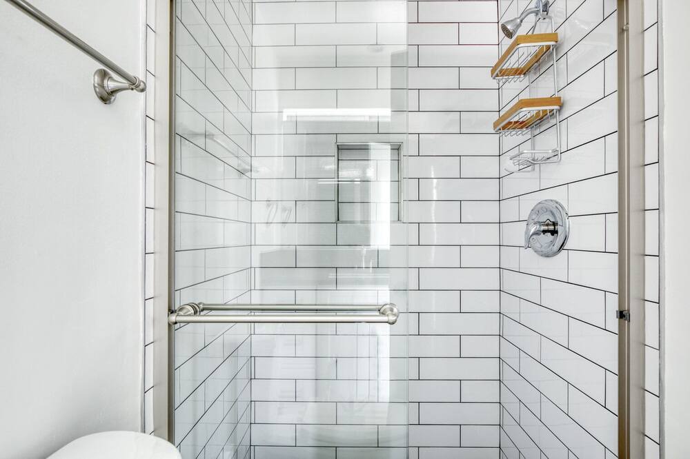 Photo of Bathroom in Valley Village